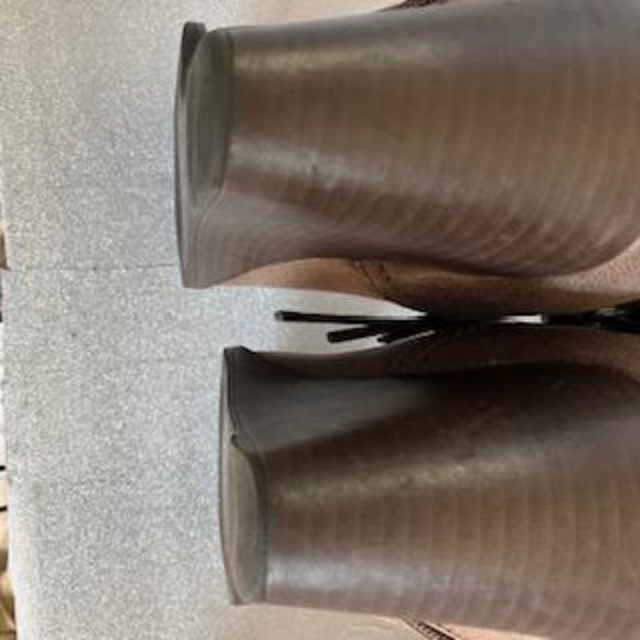 Maurices Savannah Wedge Boot W/Straps Side Zipper - Picture 8 of 9